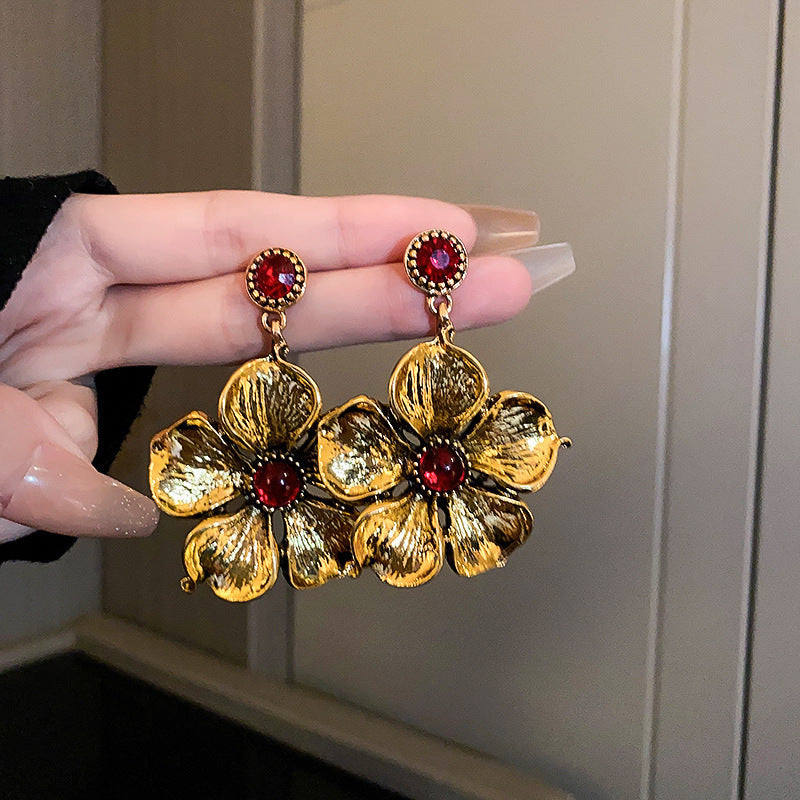 Fashionable Golden Vintage Flower Earrings - FASHIONKULTUR