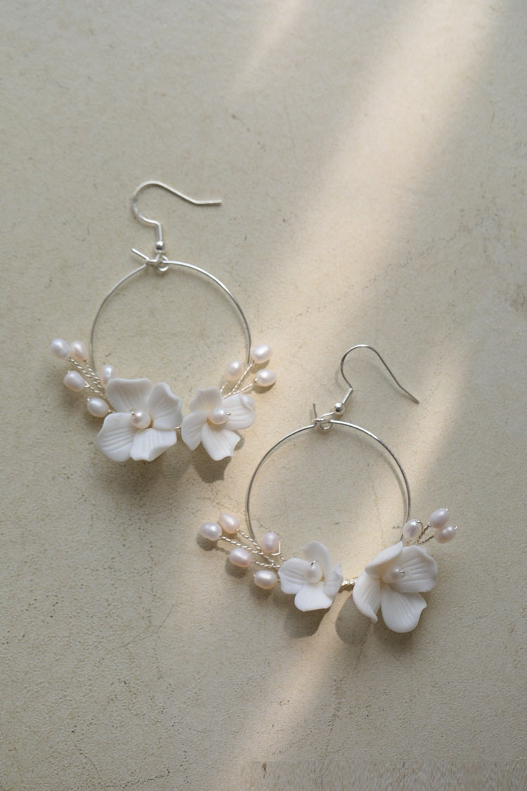 Simple Circle Freshwater Pearl Flower Earrings - FASHIONKULTUR