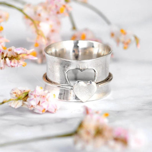 New Cute Peach Heart Hollow Stitching Rotating Ring - FASHIONKULTUR