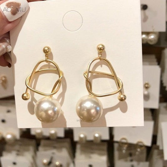 Metal winding personalized pearl earrings - FASHIONKULTUR