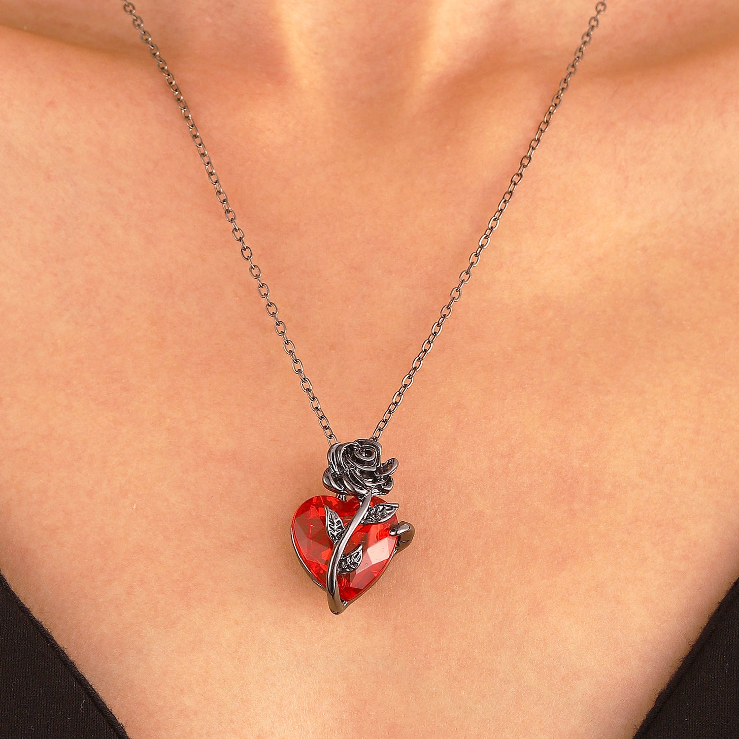 Punk Rose Love Necklace Fashion Personality Heart-shaped Clavicle Chain Pendant Necklace For Valentine's Day - FASHIONKULTUR