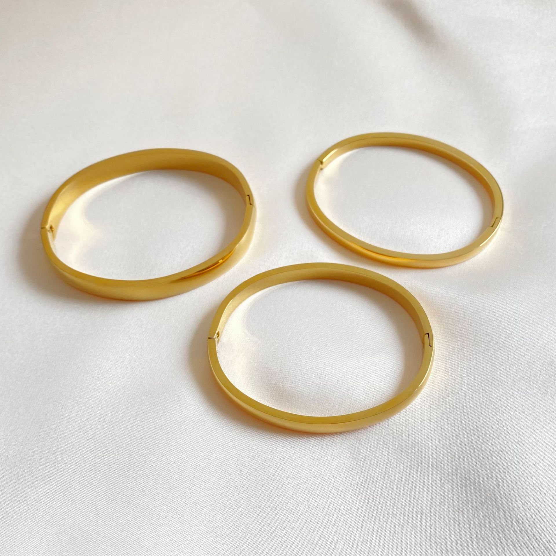 Retro Minimalistic Buckle Simple Bracelet Gold Bracelet - FASHIONKULTUR