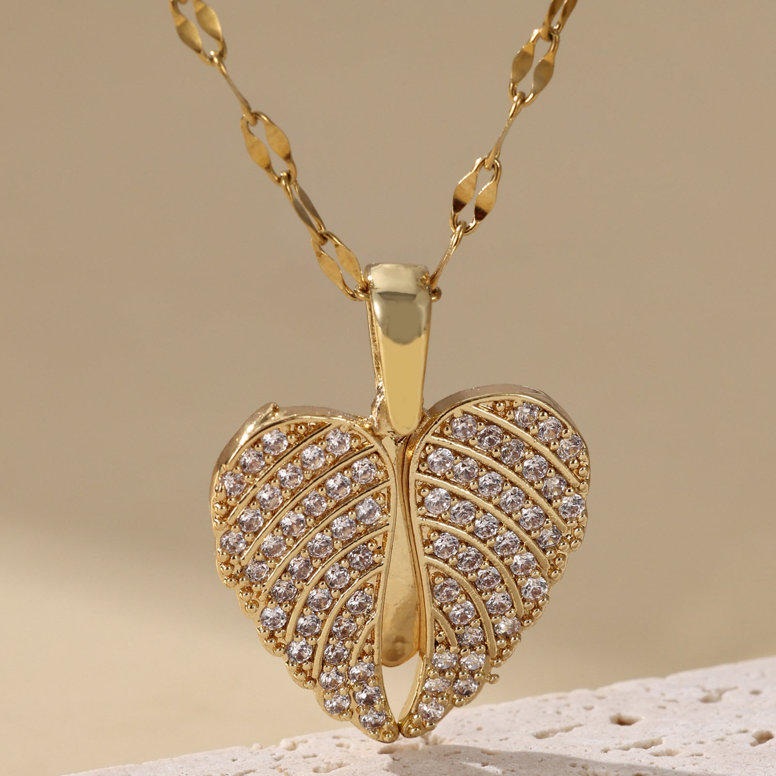 Personalized Open Close Love Necklace Creative Peach Heart Wings Collar Chain Micro Inlaid Zircon Stone Can Open Close - FASHIONKULTUR