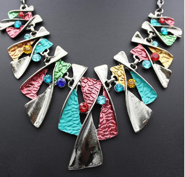 The big European and American fashion color alloy diamond necklace earrings set bride jewelry factory direct - FASHIONKULTUR
