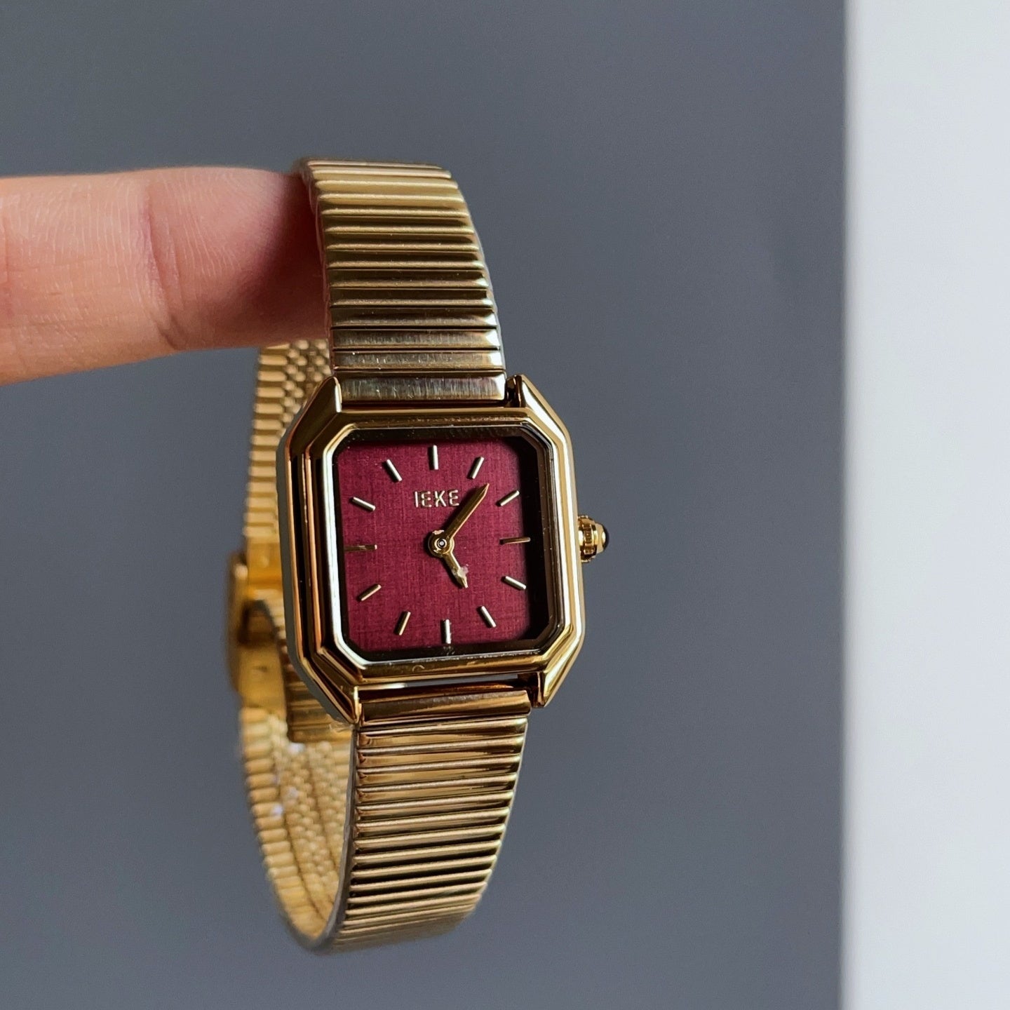 Retro Ankela Red Series Chain Watch Women - FASHIONKULTUR