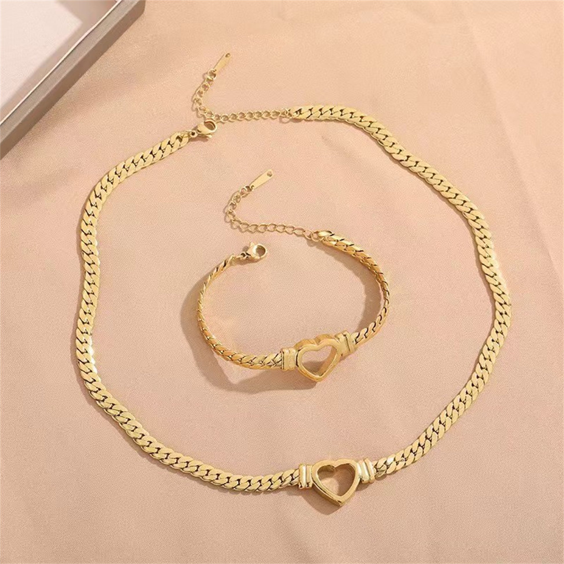Personalized Love Chain Necklace Bracelet For Women Fashion Titanium Steel Non-fading Clavicle Chain Jewelry - FASHIONKULTUR