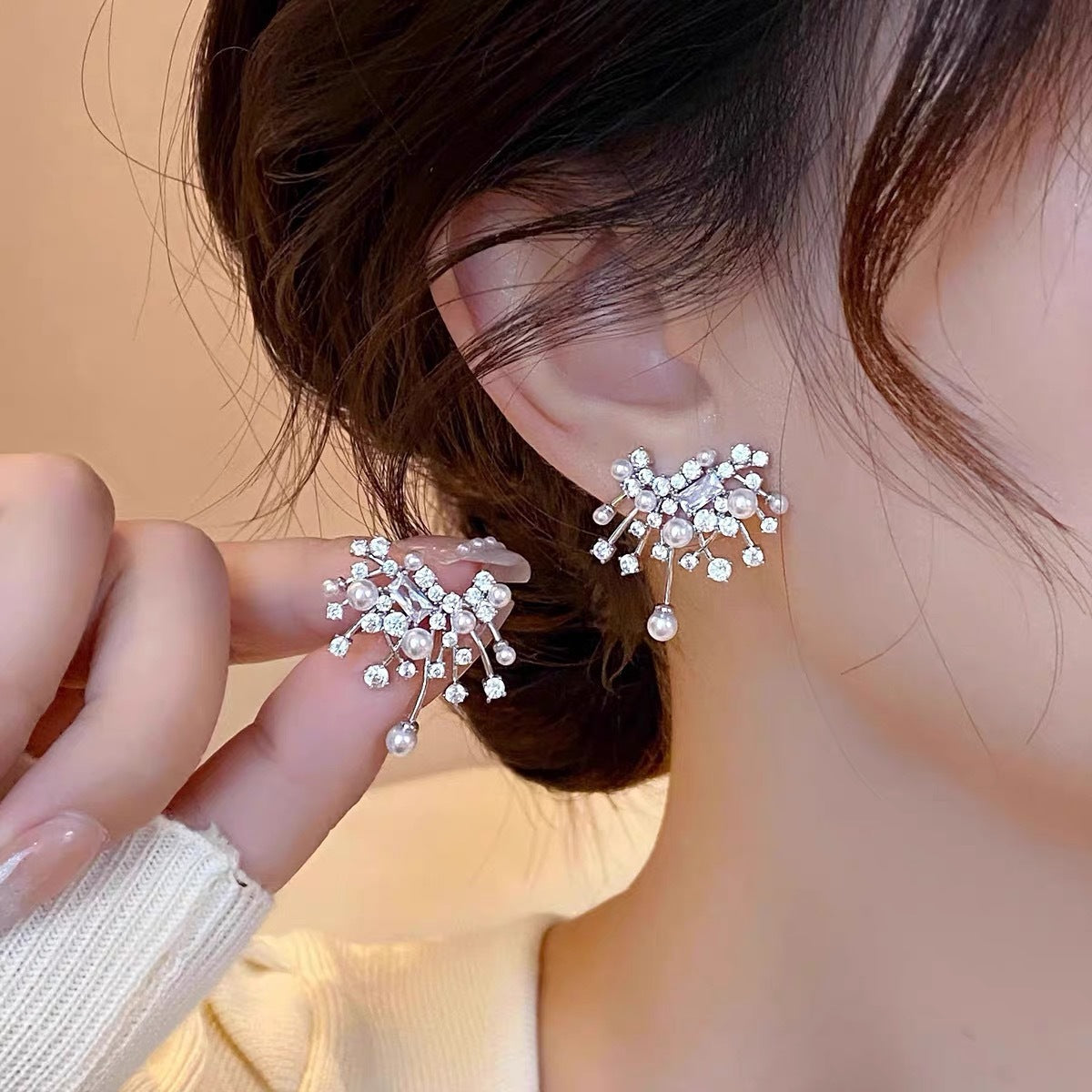 Fashion And Fully-jewelled Pearl Stud Earrings - FASHIONKULTUR