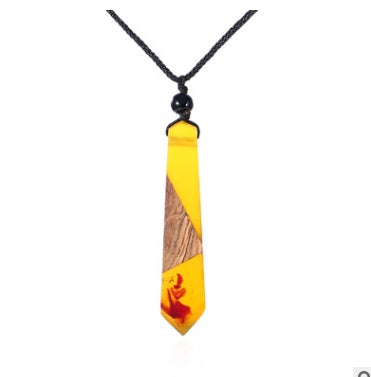 Vintage wood resin necklace pendant - FASHIONKULTUR
