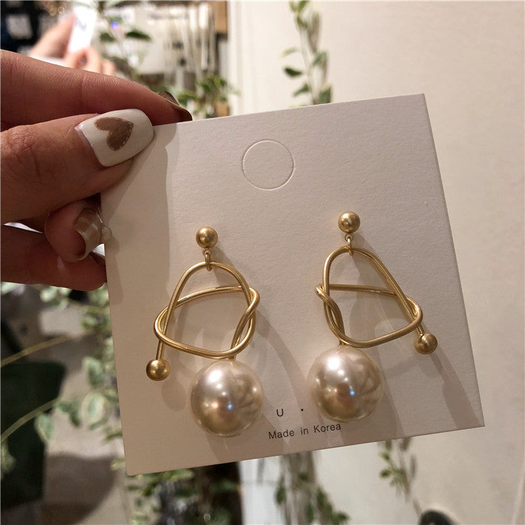 Metal winding personalized pearl earrings - FASHIONKULTUR