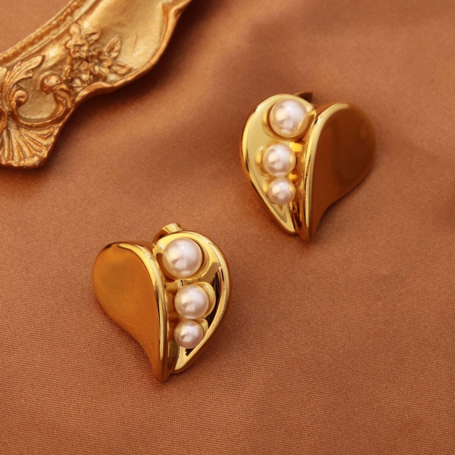 Titanium Steel Female Earrings Design Love Pearl Niche - FASHIONKULTUR