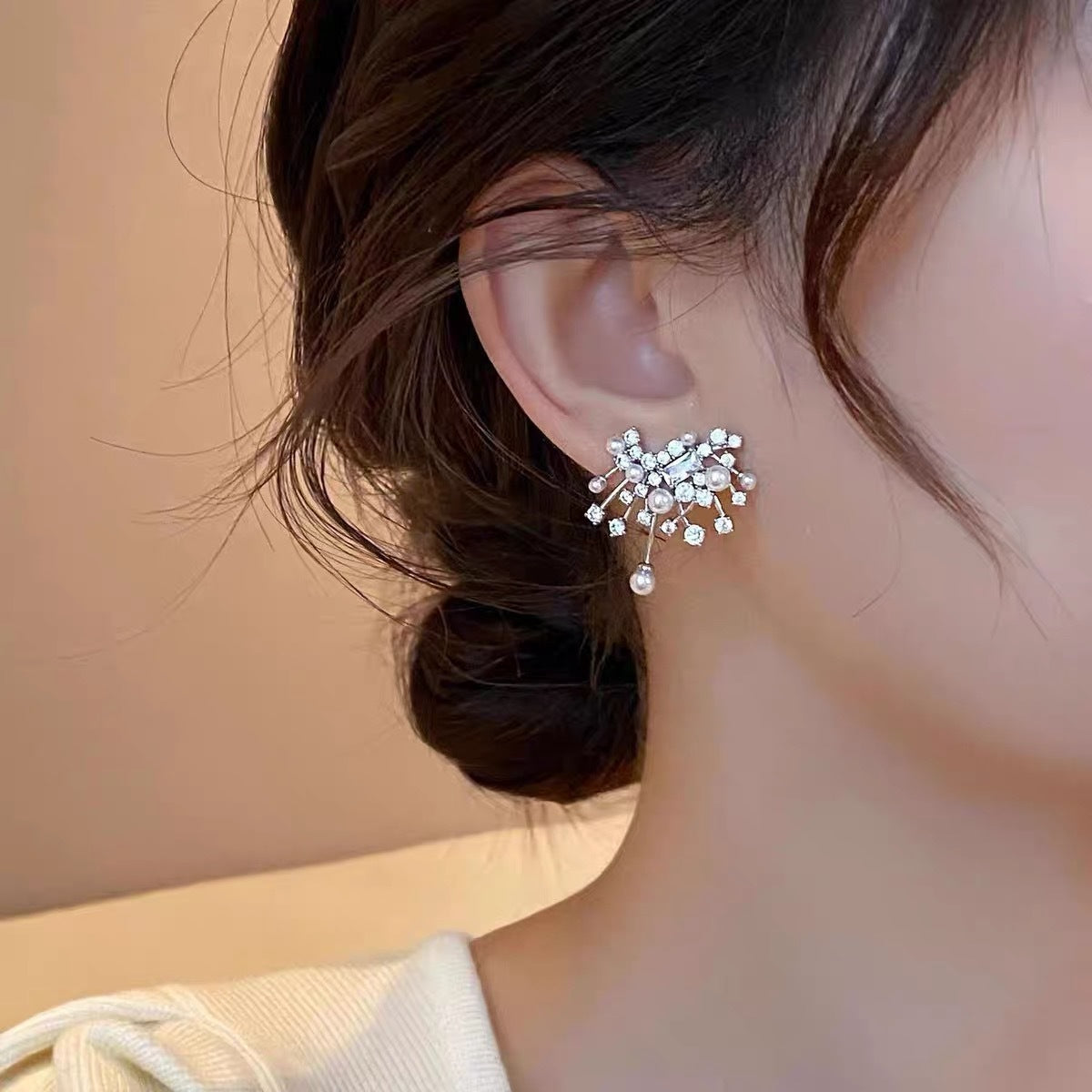 Fashion And Fully-jewelled Pearl Stud Earrings - FASHIONKULTUR