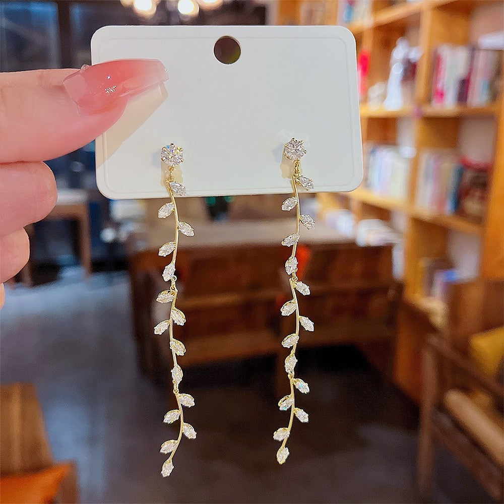 Sterling Silver Needle Light Luxury Pearl Earrings Graceful Personality - FASHIONKULTUR