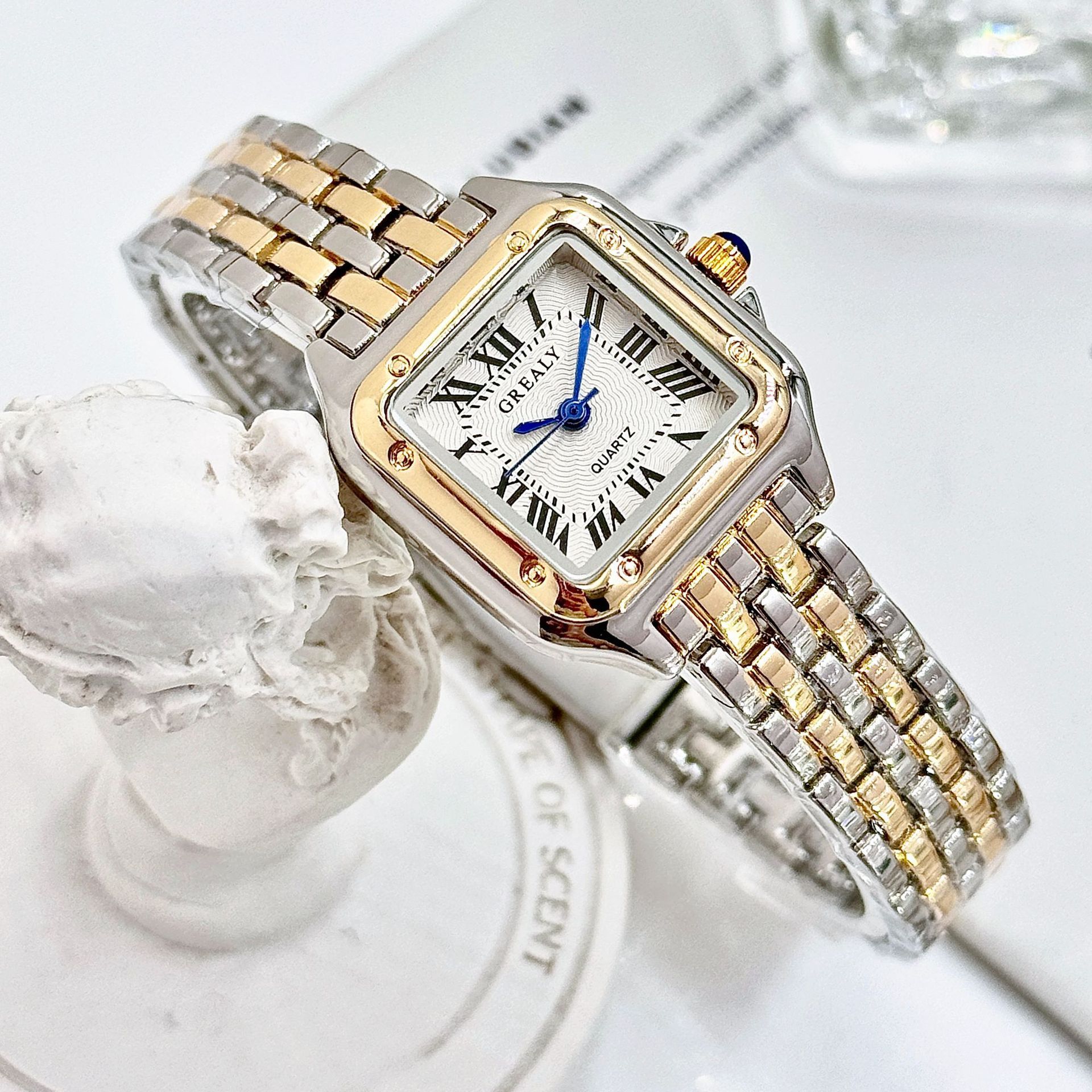 Classic Retro Square Waterproof Women's Diamond-embedded Watch - FASHIONKULTUR