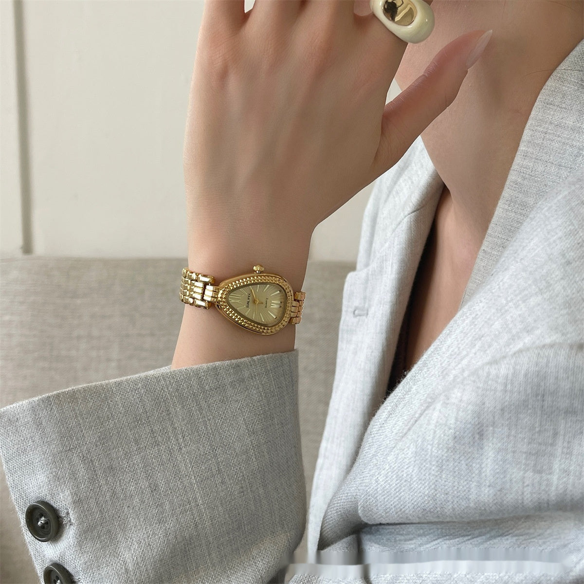 Golden Snake Head Gorgeous Chain Watch Women - FASHIONKULTUR