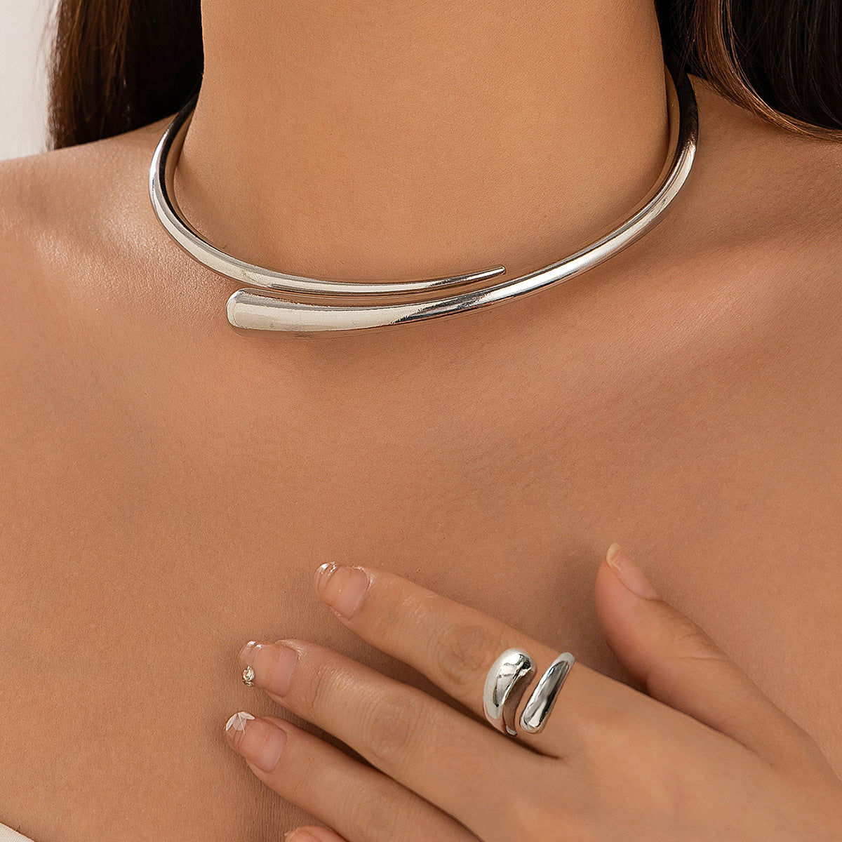 Geometric Metal Glossy Surface Spring Open Collar Bracelet Simple Necklace Choker - FASHIONKULTUR