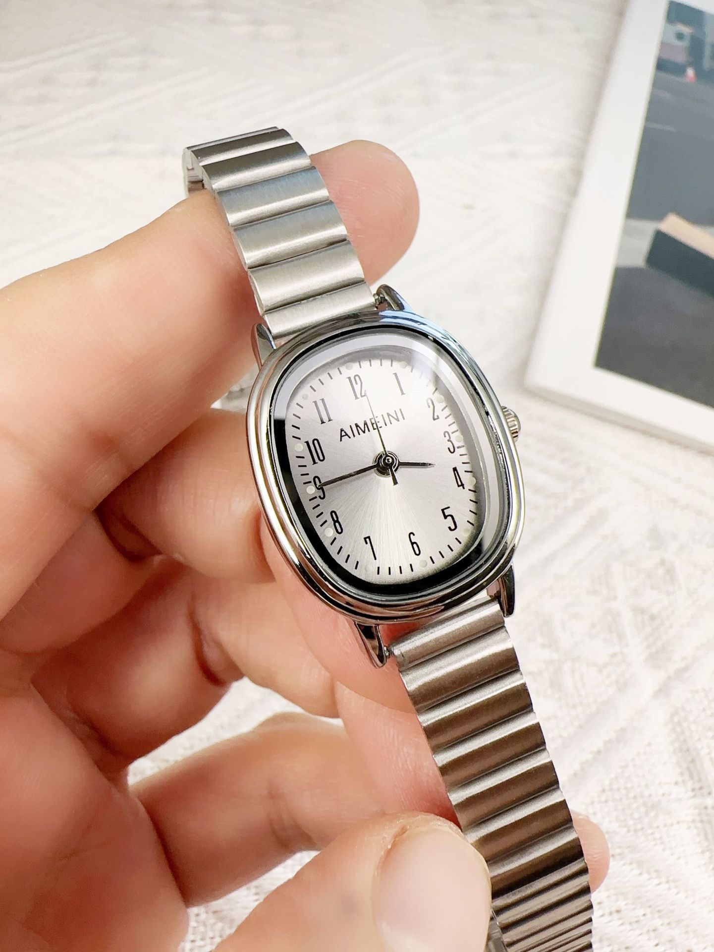 Oval Disk Women's Retro Digital Simple Watch - FASHIONKULTUR