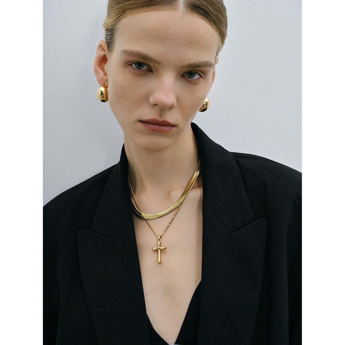 18K Gold Stainless Steel Cross Shelf Necklace Niche High-grade Simple - FASHIONKULTUR