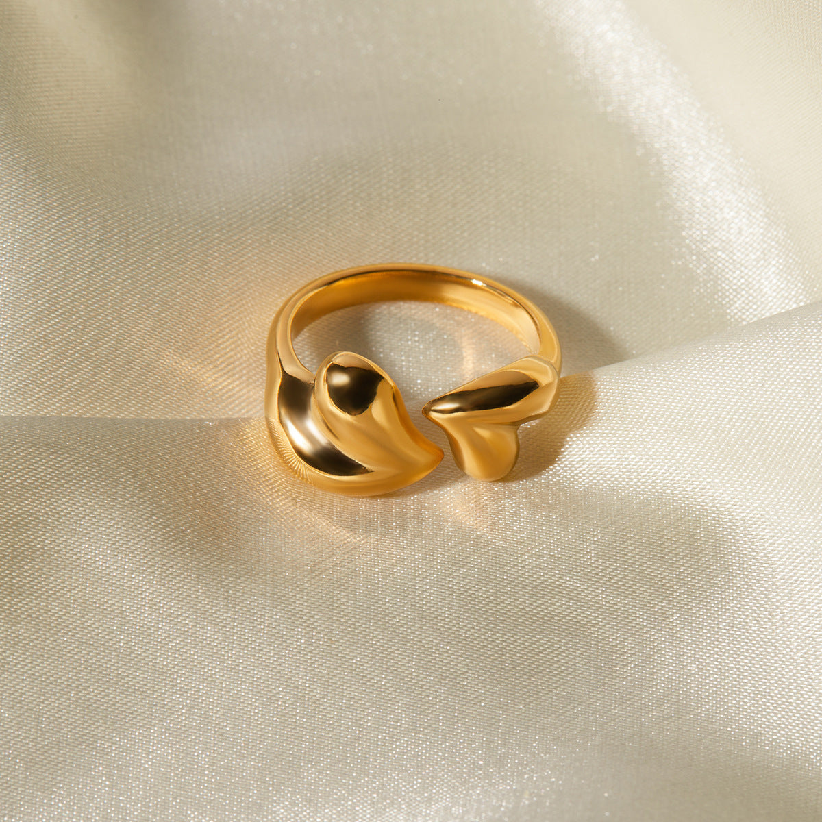 Stainless Steel Ring Women's Gold-plated Non-fading Love Heart-shaped Ring - FASHIONKULTUR