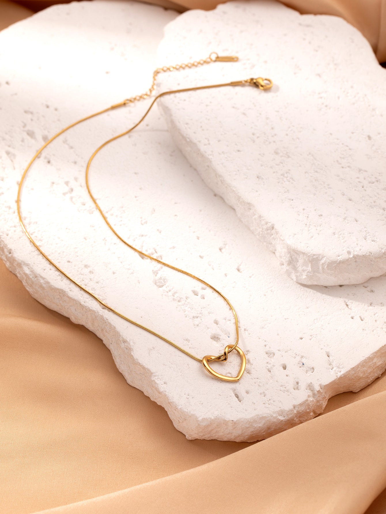 Fashion Jewelry Tainless Steel Twist Hollow Heart Pendant Necklace For Women Spicy Girls Simple Clavicle Chain Jewelry Gift - FASHIONKULTUR