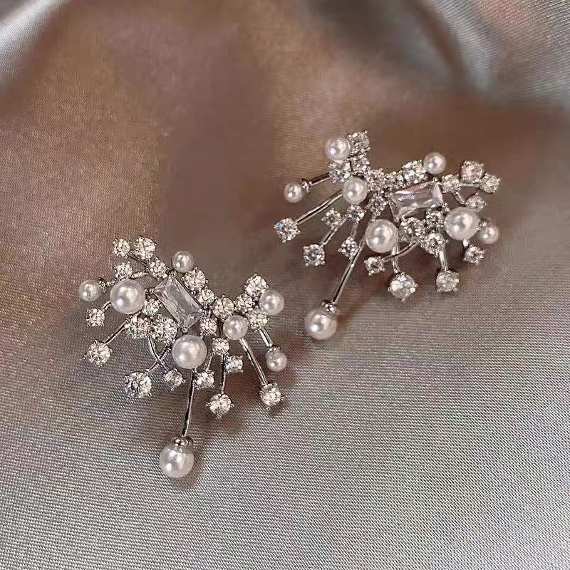 Fashion And Fully-jewelled Pearl Stud Earrings - FASHIONKULTUR