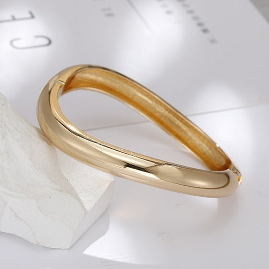 Asymmetric Simple High-grade Irregular Zinc Alloy Bracelet - FASHIONKULTUR