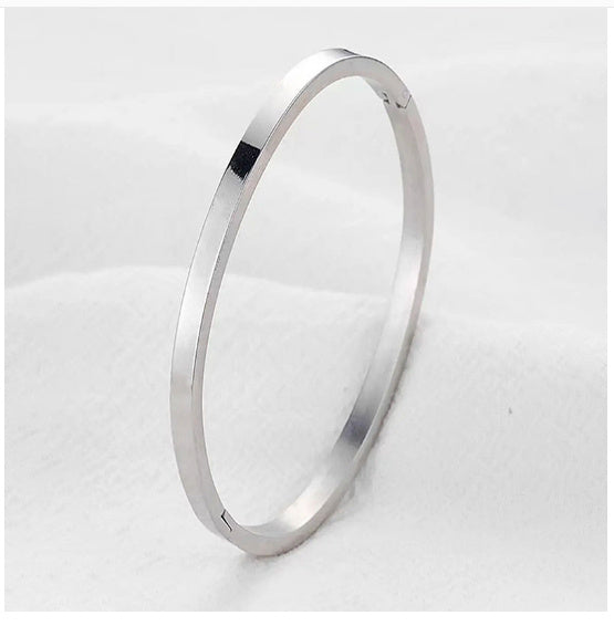 Stainless Steel Bracelet For Girls With A Sense Of Luxury - FASHIONKULTUR