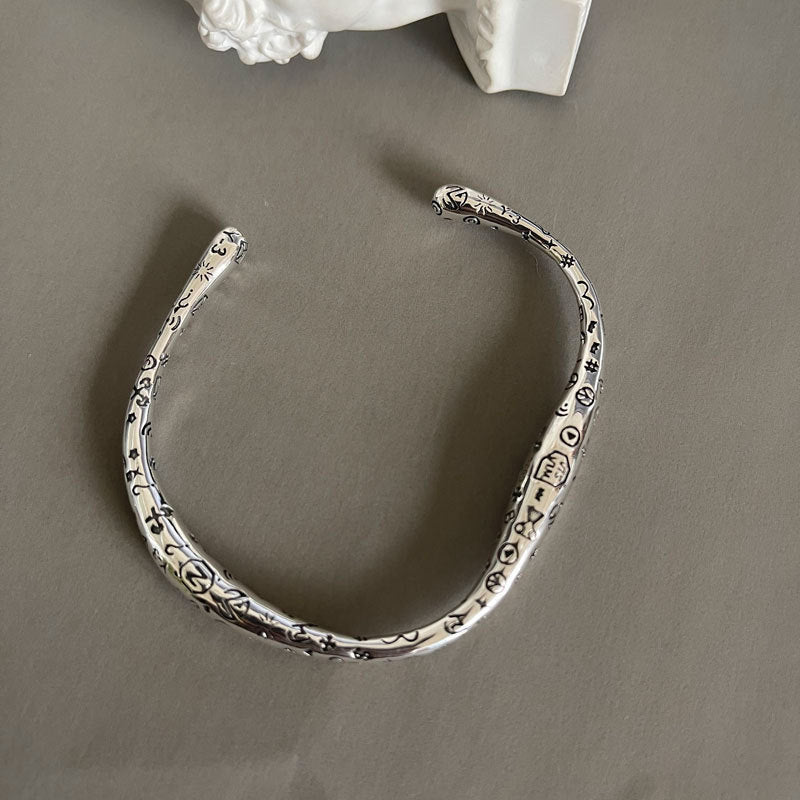 Solid Geometric Irregular Streamline Bracelet Women Light Luxury - FASHIONKULTUR