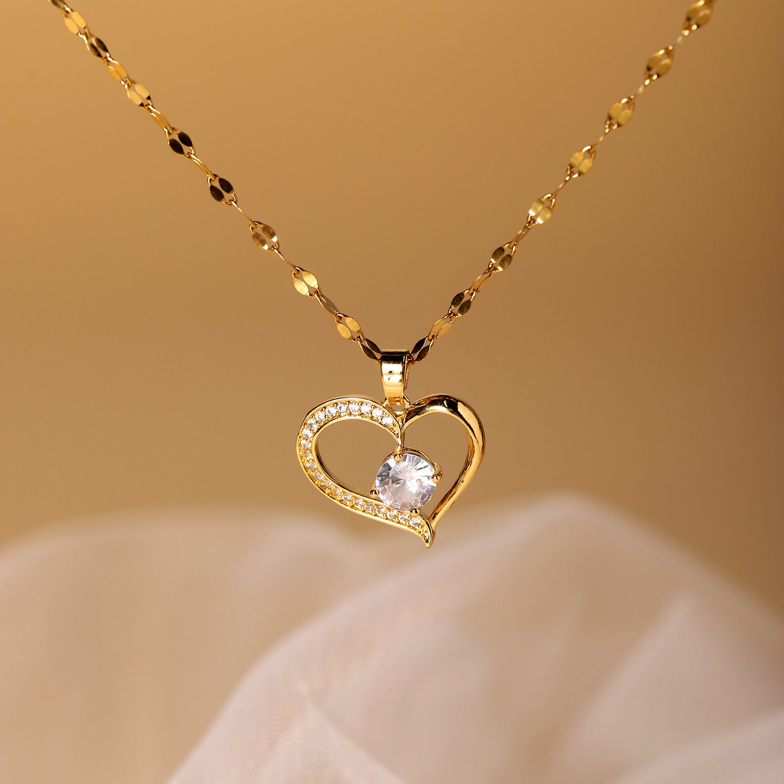 Love Heart-shaped Light Luxury Sparkling Full Diamond Temperament Necklace For Women's Versatile Collarbone Chain Stainless Steel Necklace - FASHIONKULTUR
