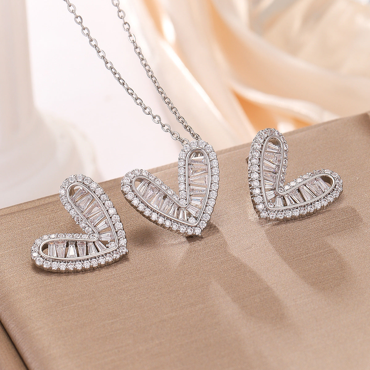 Women's Heart Necklace Niche Design Inlaid Zircon - FASHIONKULTUR