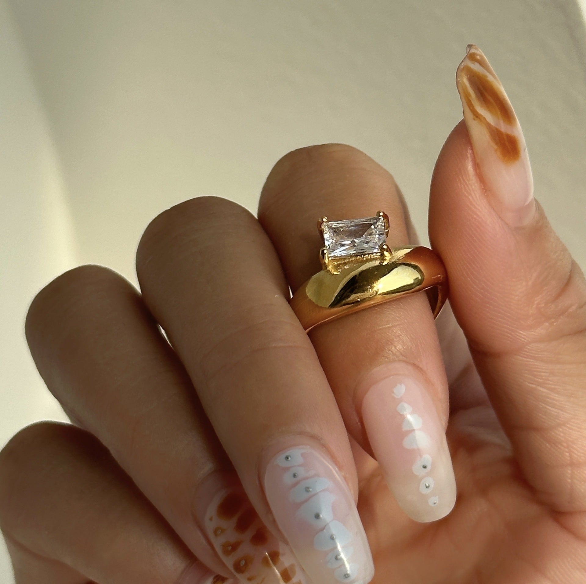 Retro Style Electroplated White Zircon Ring - FASHIONKULTUR