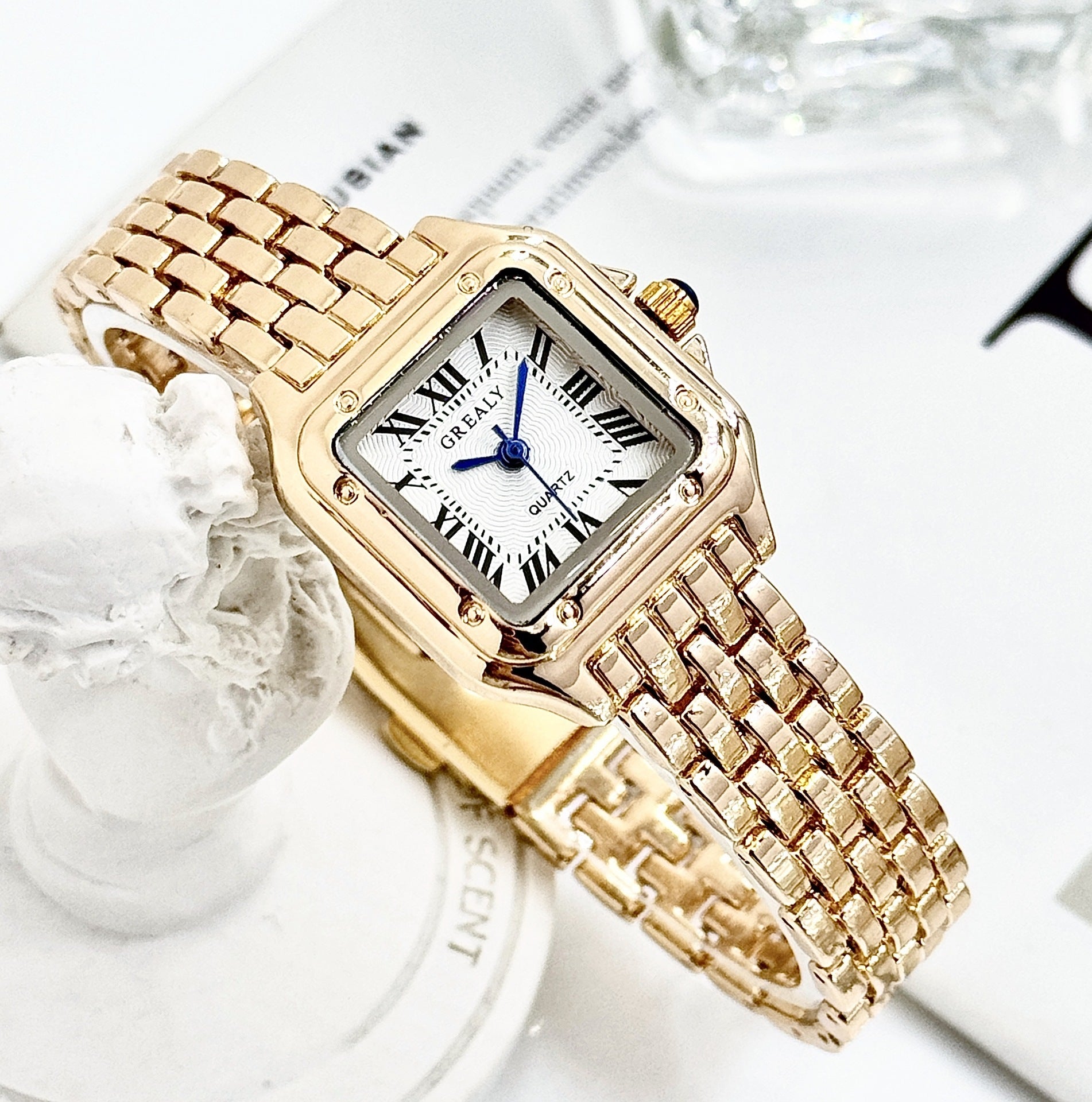 Classic Retro Square Waterproof Women's Diamond-embedded Watch - FASHIONKULTUR
