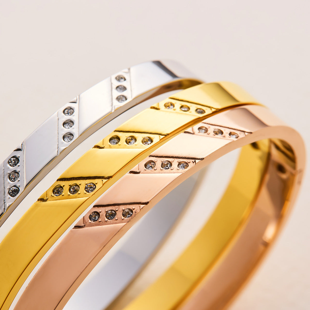 Titanium Steel Bracelet Female Round Diamond Special-interest Design - FASHIONKULTUR