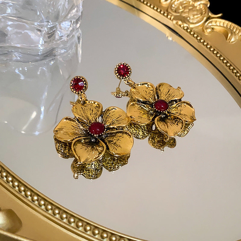 Fashionable Golden Vintage Flower Earrings - FASHIONKULTUR