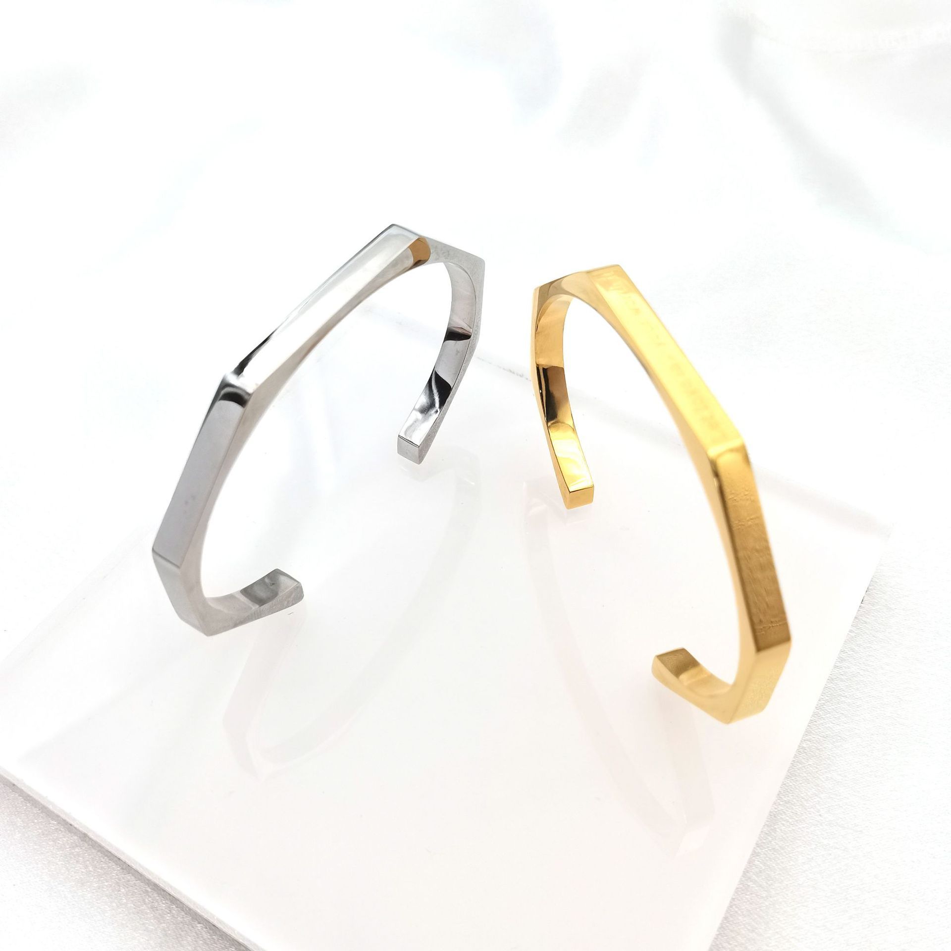 Diamond Hexagonal Smooth Opening Bracelet - FASHIONKULTUR