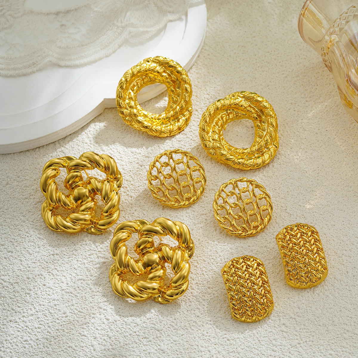 18K Gold Retro High Profile Large Earrings Bends And Hitches - FASHIONKULTUR