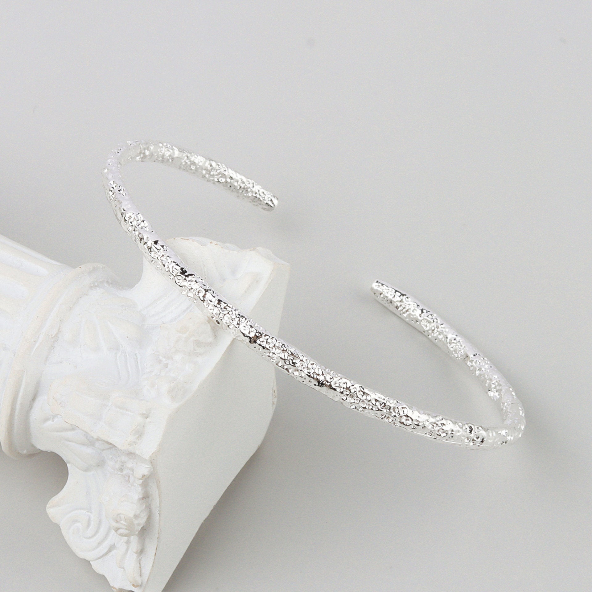Women's Fashion Simple And Irregular Bracelet - FASHIONKULTUR