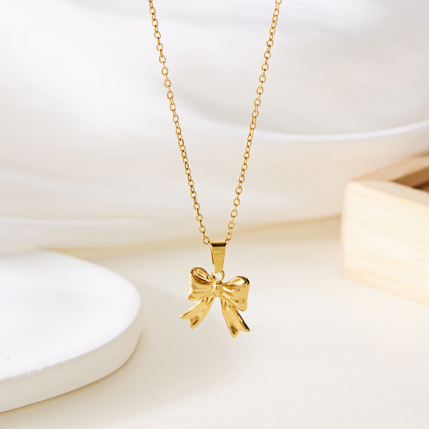 Women's Stainless Steel Necklace Fashion Hollowed-out - FASHIONKULTUR