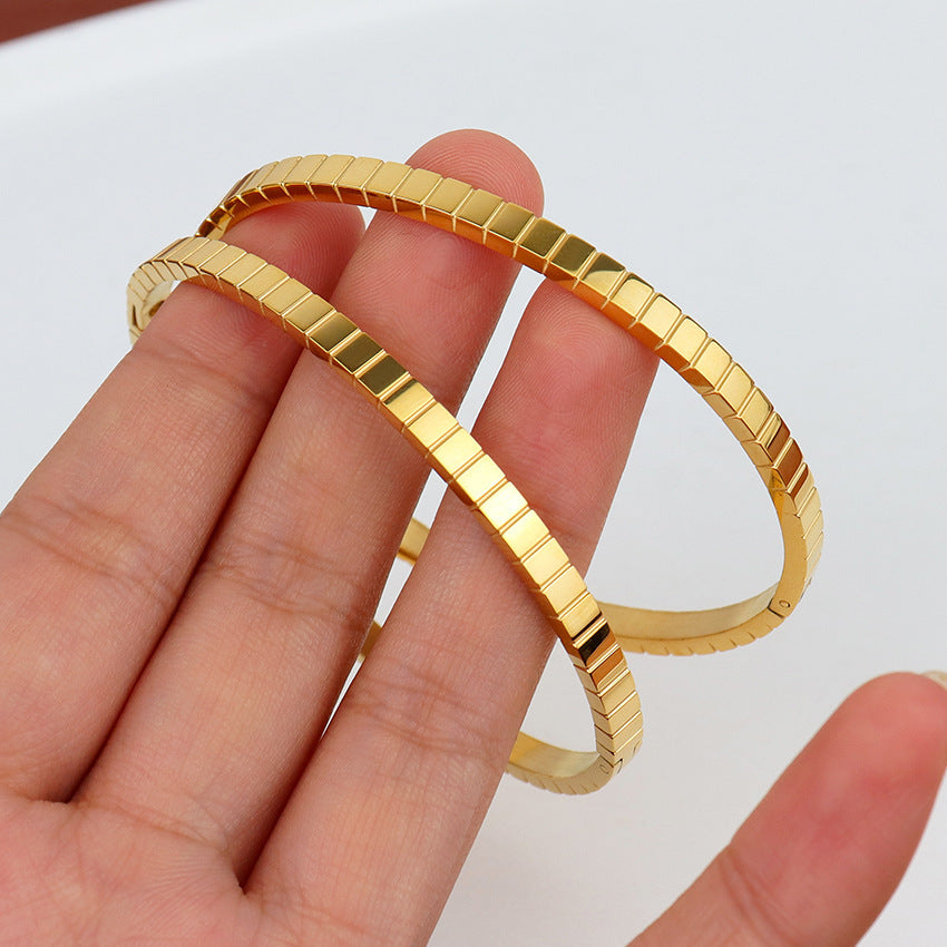 Gear Irregular Wave Buckle Stainless Steel Bracelet - FASHIONKULTUR