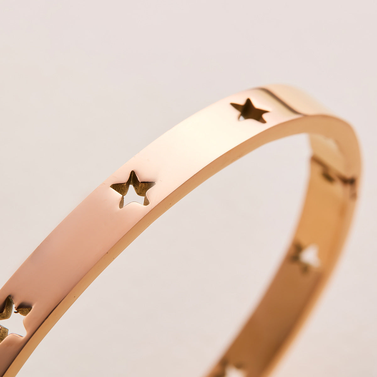 Fashion Men's And Women's Hollow Pentagram Bracelet Titanium Steel - FASHIONKULTUR