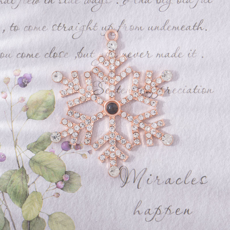 Thanksgiving Christmas Gift Snowflake Projection Necklace - FASHIONKULTUR