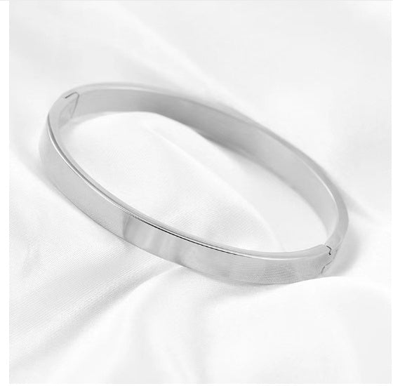 Stainless Steel Bracelet For Girls With A Sense Of Luxury - FASHIONKULTUR