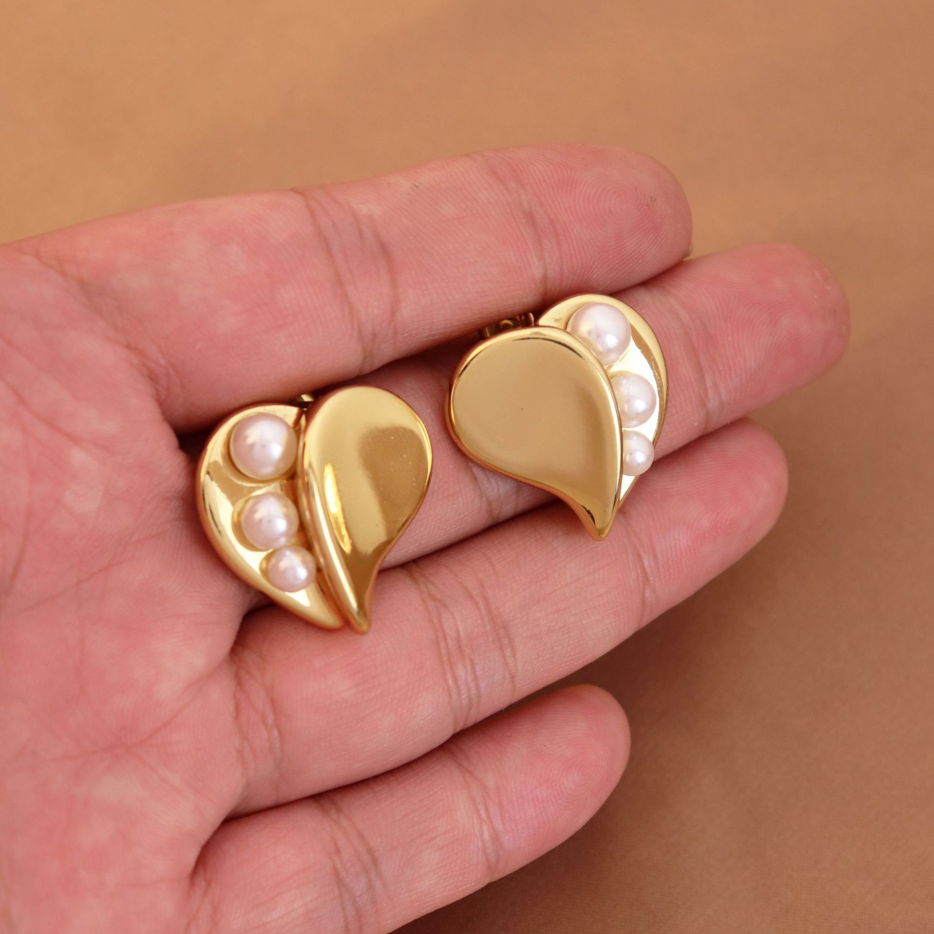 Titanium Steel Female Earrings Design Love Pearl Niche - FASHIONKULTUR