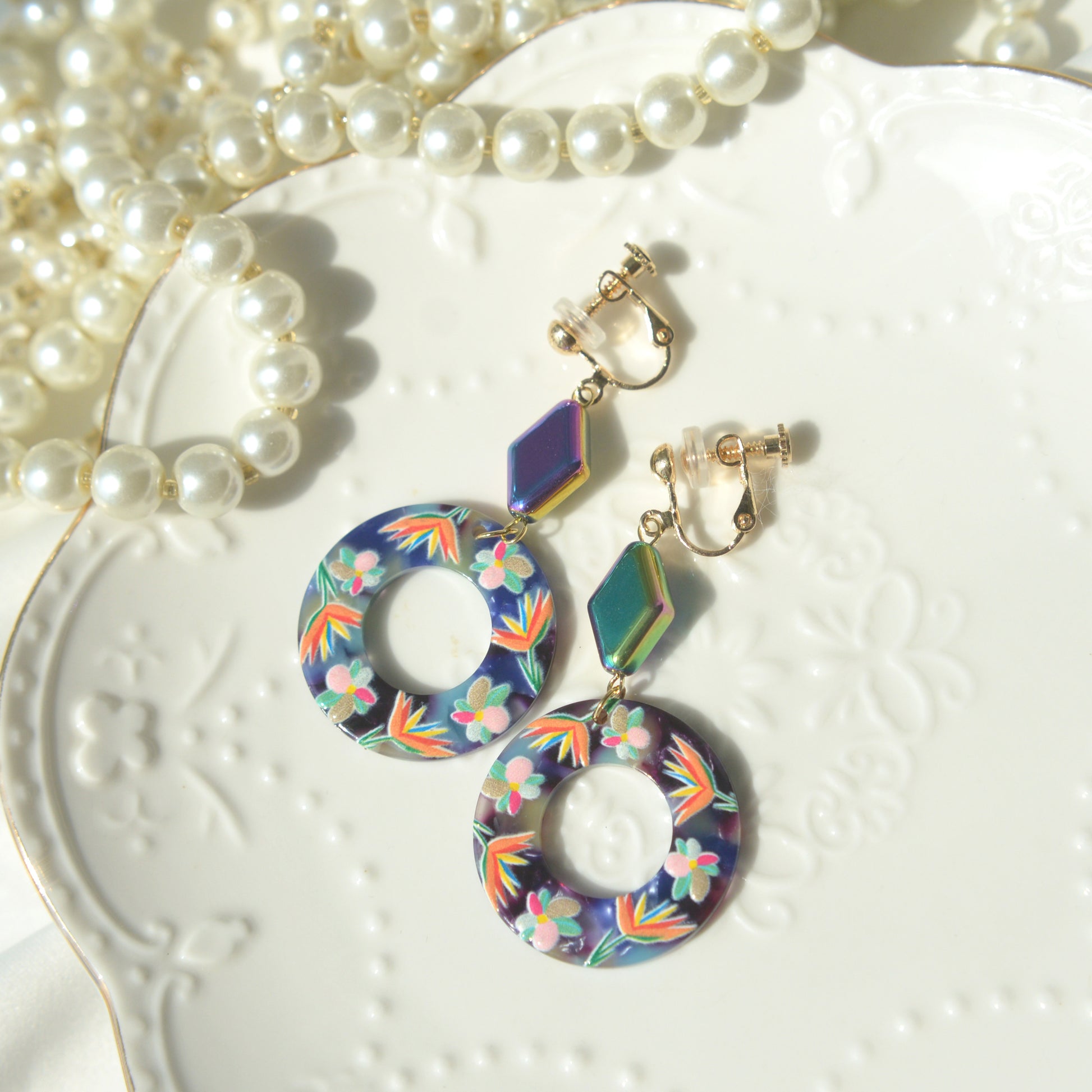 Vintage Embossed Flower Blue Circle Vacation Silver Earrings - FASHIONKULTUR