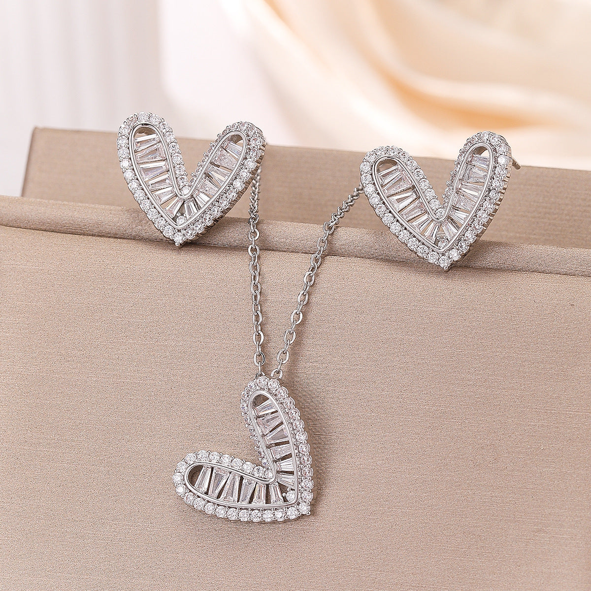 Women's Heart Necklace Niche Design Inlaid Zircon - FASHIONKULTUR