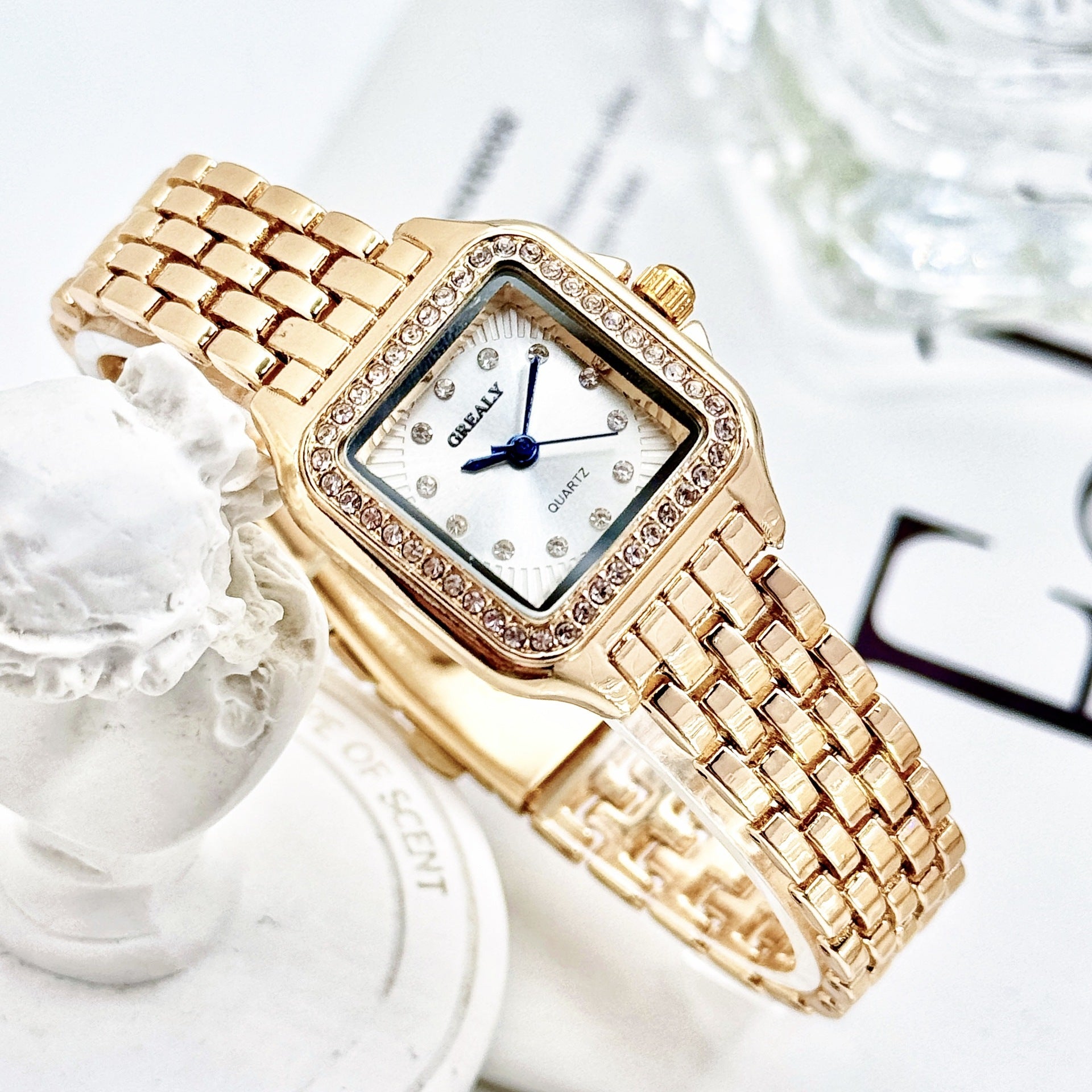 Classic Retro Square Waterproof Women's Diamond-embedded Watch - FASHIONKULTUR