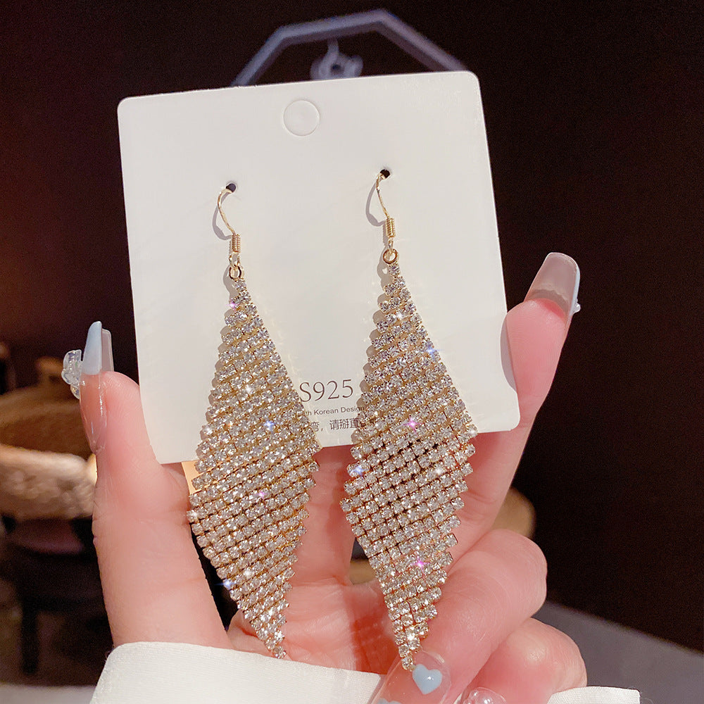Sterling Silver Needle Light Luxury Pearl Earrings Graceful Personality - FASHIONKULTUR