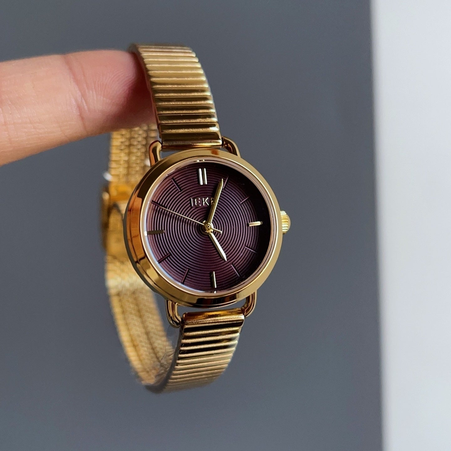Retro Ankela Red Series Chain Watch Women - FASHIONKULTUR