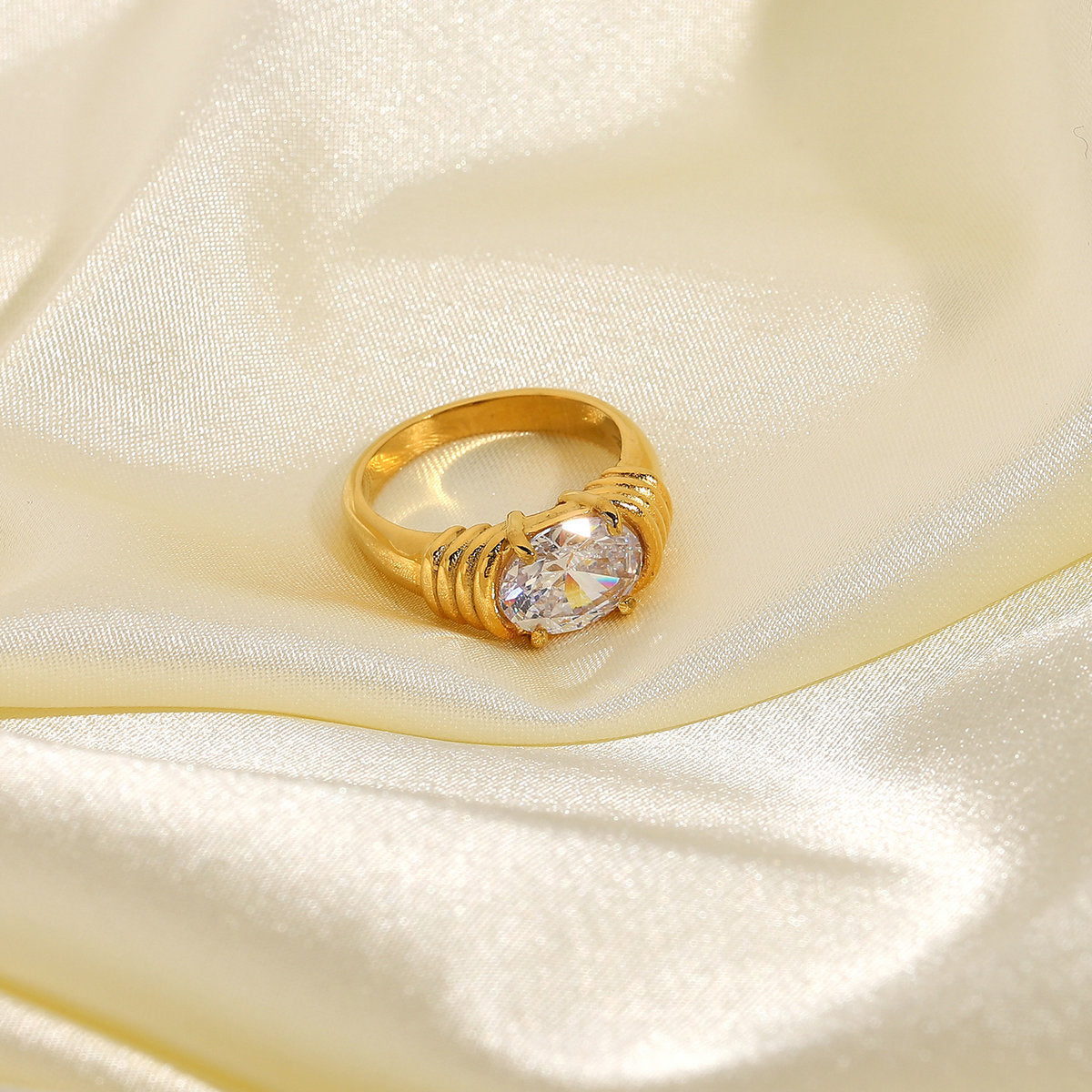 18K Gold-plated 316L Stainless Steel Jewelry Ring Wedding White Zircon Ring - FASHIONKULTUR