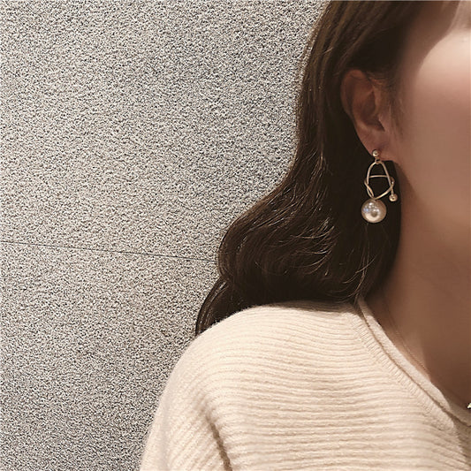 Metal winding personalized pearl earrings - FASHIONKULTUR