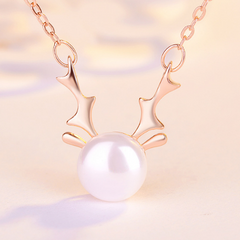 Small Elk Pearl Pendant - FASHIONKULTUR